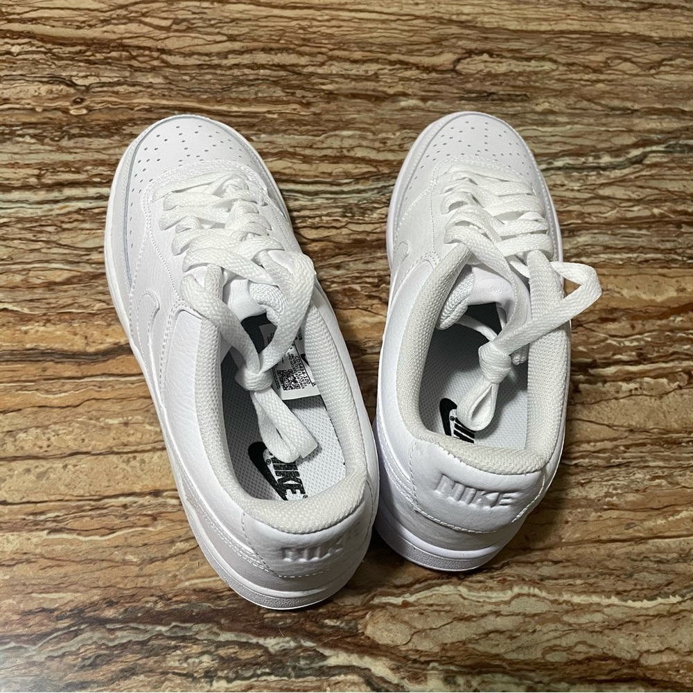 Nike White Low Top Sneakers - Picture 8 of 9